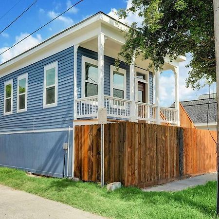 Renovated Beach Bungalow! กาลเวสตัน ภายนอก รูปภาพ