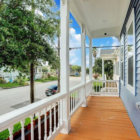Renovated Beach Bungalow! กาลเวสตัน ภายนอก รูปภาพ