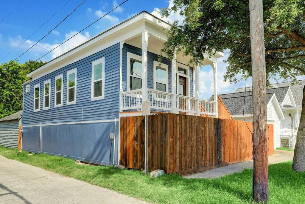 Renovated Beach Bungalow! กาลเวสตัน ภายนอก รูปภาพ