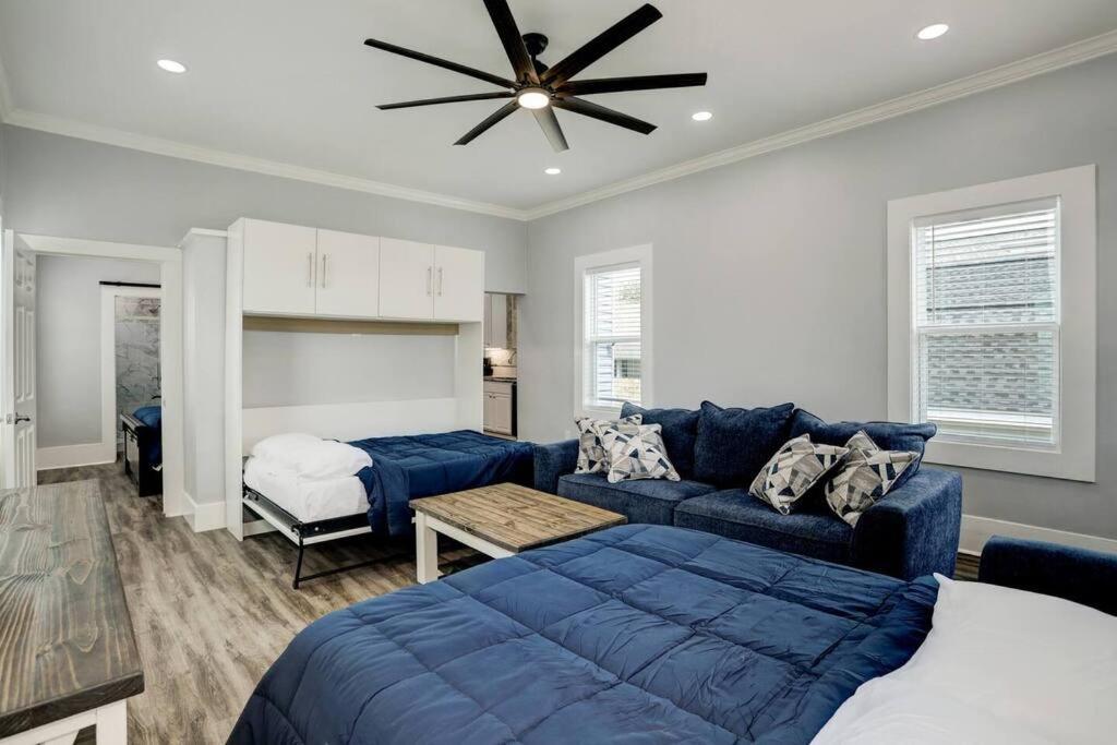 Renovated Beach Bungalow! กาลเวสตัน ภายนอก รูปภาพ