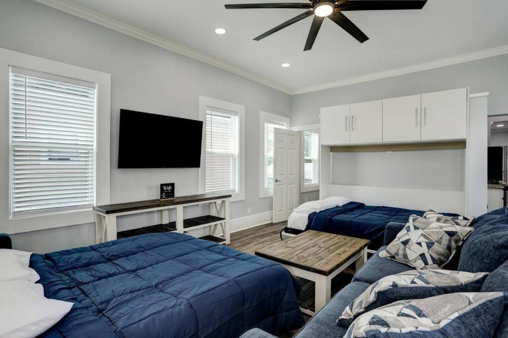 Renovated Beach Bungalow! กาลเวสตัน ภายนอก รูปภาพ