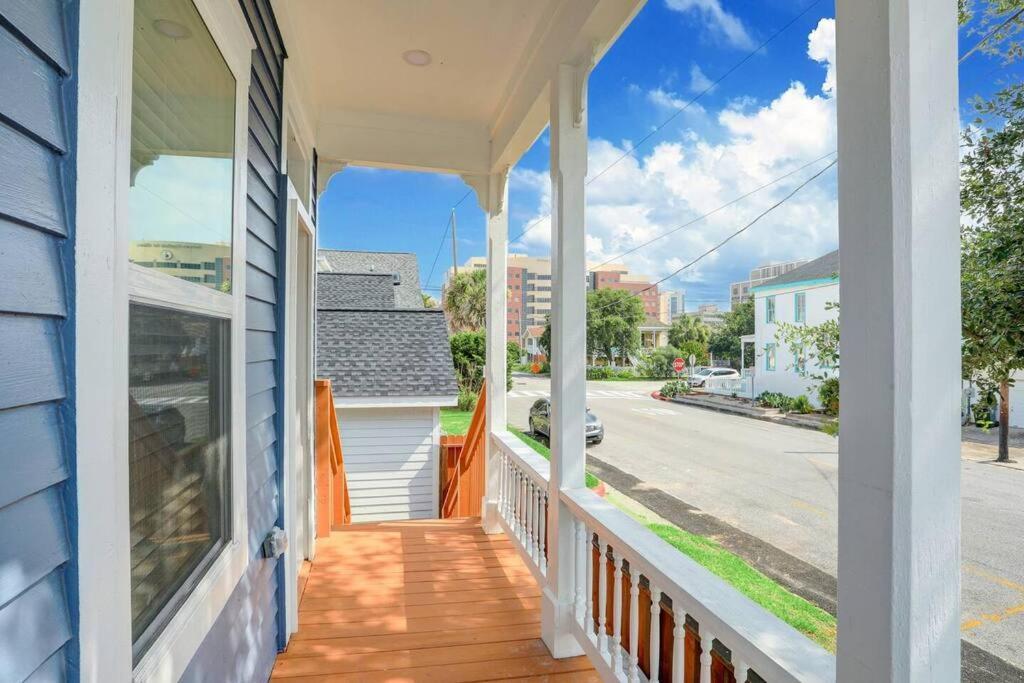 Renovated Beach Bungalow! กาลเวสตัน ภายนอก รูปภาพ